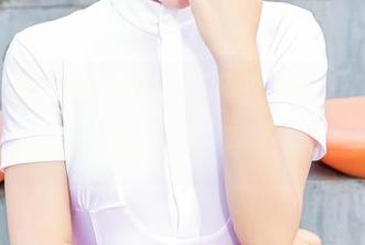 全套来袭，爱丝图集仿佛在说：“人生嘛，就是一场疯狂的美丽游戏！”