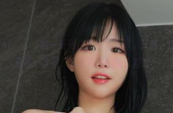看Addielyn(에디린)的一系列白衣少女写真，天哪，这种美图我还是第一次见，怎么会这么惹人喜欢！