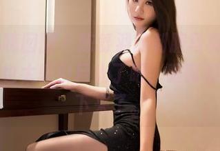Feilin嗲囡囡 – 陈舒羽的制服写真，这样的搭配也太吸引目光了吧，眼睛都快停不下来了。