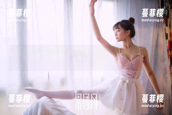 GIRLT果团网 - 小九九的学姐套图，越看越觉得除了美貌她还有些什么？
