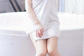 GIRLT果团网 – 说说王语纯的双人美图，画面里有种不同的氛围呢。