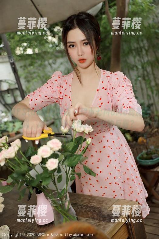 MFStar模范学院-伊小七MoMo MFStar模范学院 - 伊小七MoMo制服特辑,高清图集就像教科书的反面?