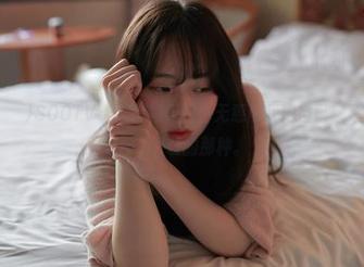 MyuA(뮤아)SOOTV：迷你裙美图，无意间我把自己想象成了公主——假装的那种。