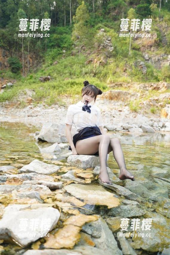 Tina很妖孽呀 蓝色秋冬毛衣:穿上就像被海洋拥抱,Tina很妖孽呀就是那片“海”——精选原图