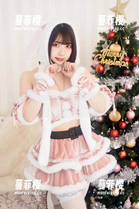 看！Tomiko(とみこ)扮演女王，照着她的写真我都想练习cos。
