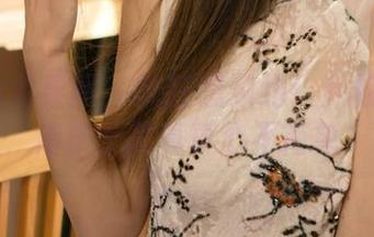 UGirls尤果网 – 疯狂想预约！乔依琳的高清护士写真真心不简单