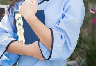 UGirls尤果网 – 张之龄的棉袜大揭秘：在线追求最美图的探险！