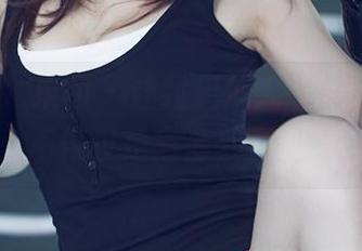 UGirls尤果网 – 让我们放大一下，徐梓伊女王不仅仅是高清，更是气场！