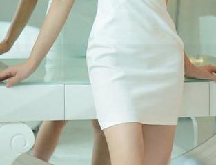 UGirls尤果网 – 白一晗和她的油亮风推到美图图集的新高度，光滑得让人心痒痒。
