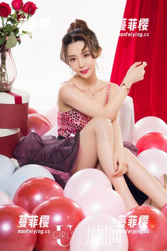 UGirls尤果网 - 看蒋贝贝游鲤鱼——泳装作品集分享，水波荡漾的时刻。