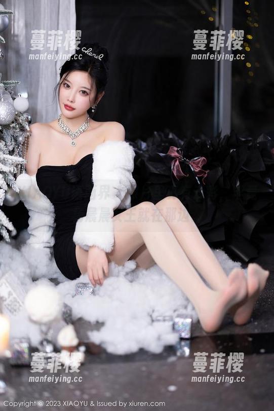 XIAOYU语画界-杨晨晨 XIAOYU语画界 - 照片里真有云彩,毕竟杨晨晨女王就在那边。