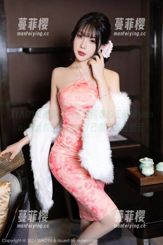 XIAOYU语画界-王馨瑶yanni XIAOYU语画界 - 看着网盘的王馨瑶yanni黑丝美腿,感觉自己像颗孤独的云