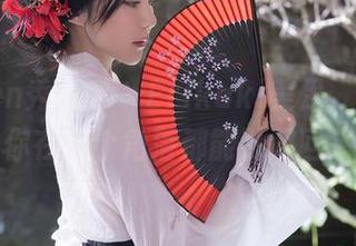 Xiuren秀人网 – Erikaki美足，定制作品保你在每个角落都能引起回头率！