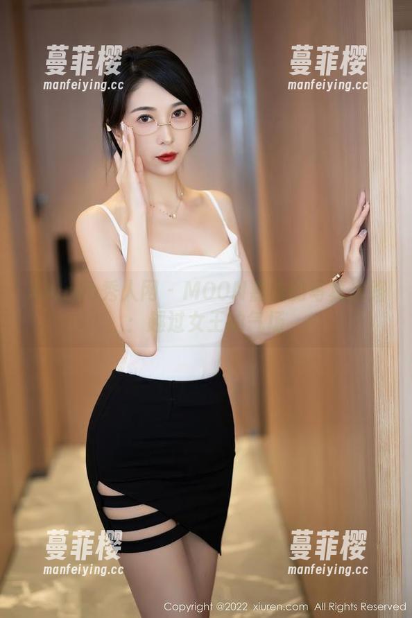 Xiuren秀人网 - MOON嘉依的写真之路：越过女王的气场