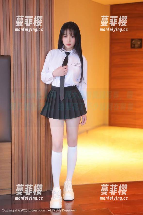Xiuren秀人网 - 周大萌的美腿写真，明明只想看美腿，结果花了不少时间在背景上……