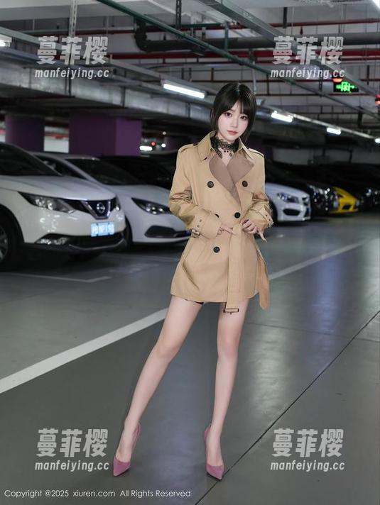 Xiuren秀人网 - 少女心雪雪又献上双人福利，图集中的每一幕都透着一种很放松的氛围，有种不想走开的感觉。