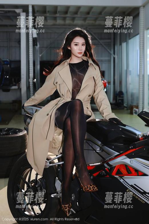 Xiuren秀人网-林文文yooki Xiuren秀人网 - 林文文yooki的女王写真:优雅和挑衅碰撞的时刻