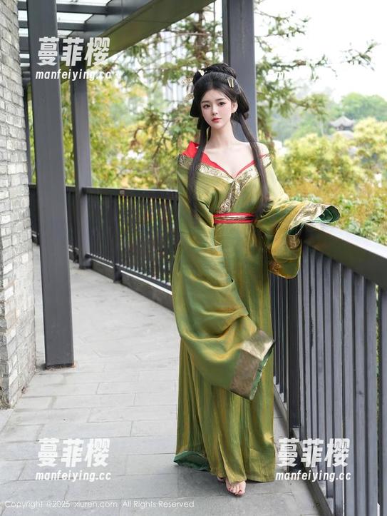 Xiuren秀人网 - 王馨瑶Yanni白裙写真，精选穿搭里的‘要不要这么撩’