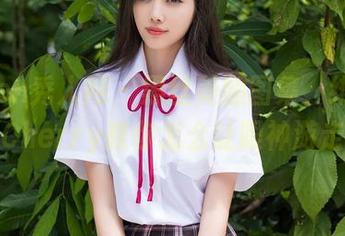 Xiuren秀人网 – 黑丝美腿图集，绯月樱-Cherry教你怎么让眼神游走