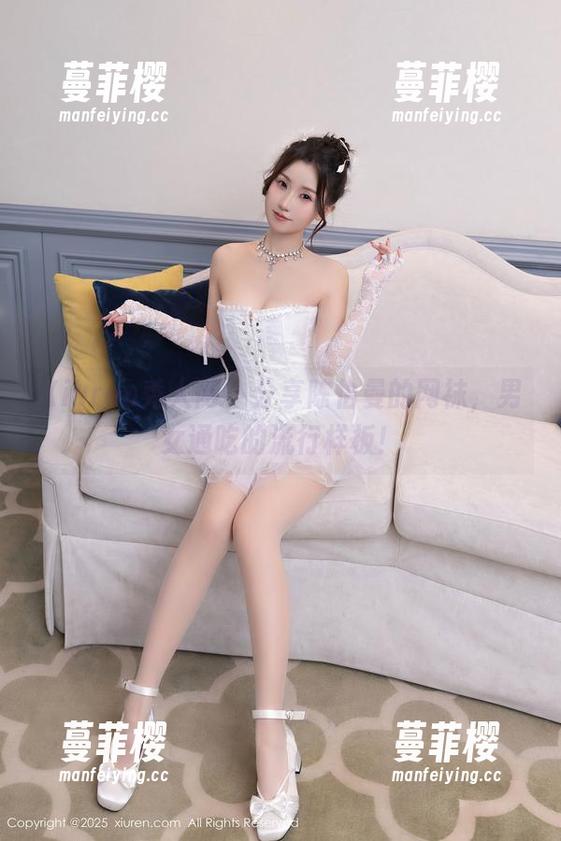 Xiuren秀人网 - 分享陈怡曼的网袜，男女通吃的流行样板！