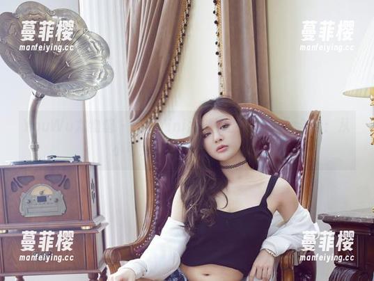 YouWu尤物馆 - FoxYini孟狐狸的“女友”合集：从小可爱到超模的幸福照片
