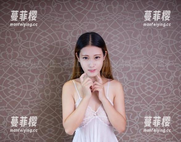 YouWu尤物馆 - 孟狐狸FoxYini的吊带美图，谁说季节不可以裸露？