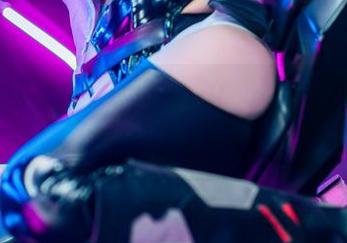 下载了你夏夏的反差修女，看来我对修女的印象得改改，还能玩cos？