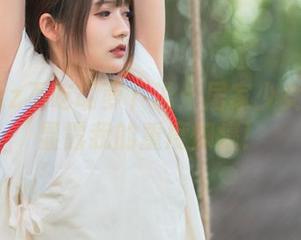 兔子Zzz不吃胡萝卜说：居家少女的写真显露我的重度懒癌！