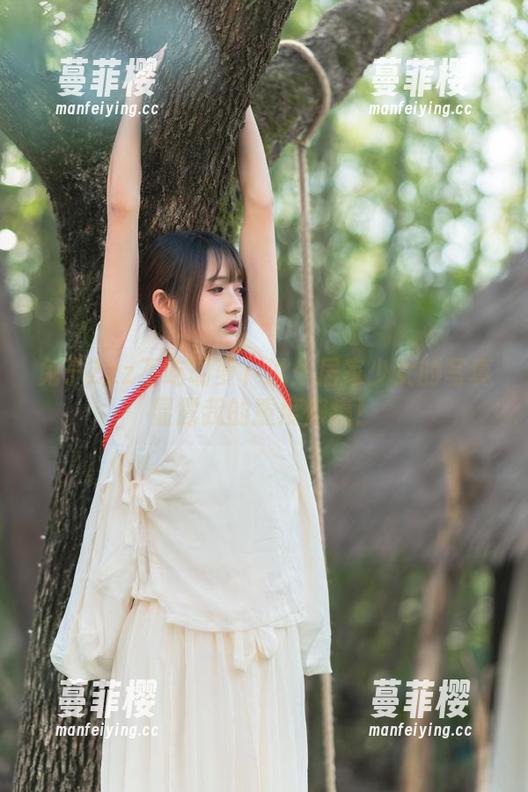 兔子Zzz不吃胡萝卜说：居家少女的写真显露我的重度懒癌！