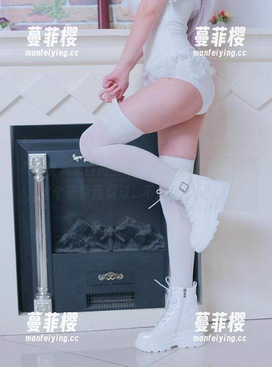 “千夜未来自拍全集，原图确认过眼神”，这个表情我见过...不会是学过啥吧？