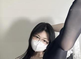 微密圈 – 隔着蕾丝，可爱的肉巴的私拍似有无形的牵引，美图悄悄流露些许暖意。