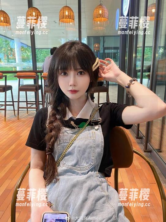 大肉丸Amiee带来的裤里丝合集，这到底是多少让人难以忘怀的资源呀？