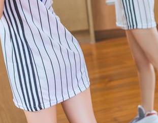 头条女神 – 更新：看陈怡曼在红裙中怎么把优雅跟风躁动结合！