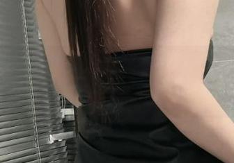 微密圈 – 当奶雯遇上秘书制服，化学反应简直炸裂！你无法抗拒的下载诱惑！