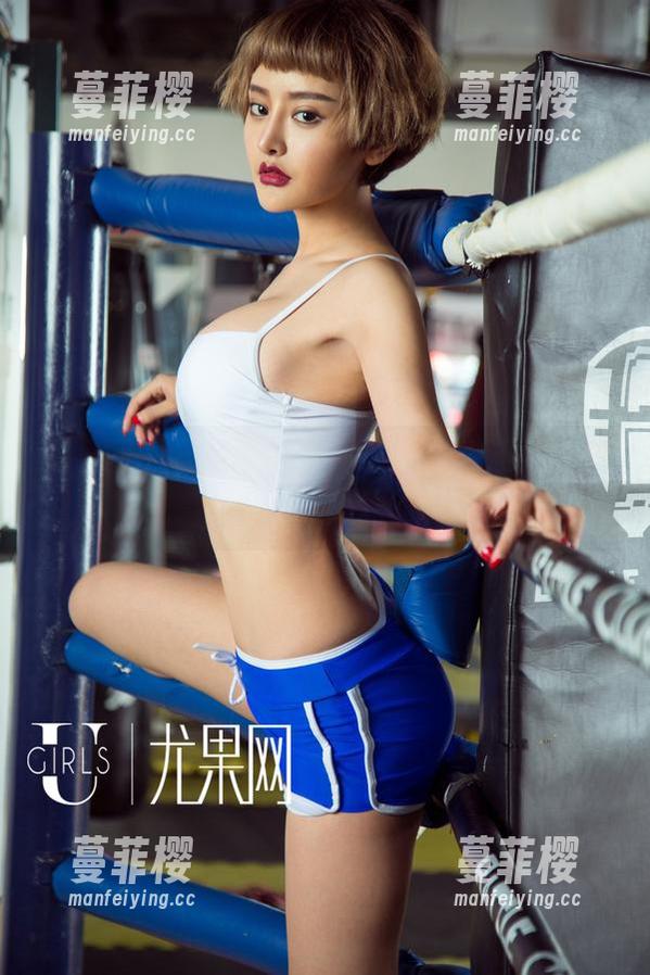 尤果网 - 曼曼全套高跟鞋：走秀还是走错，谁能猜到？