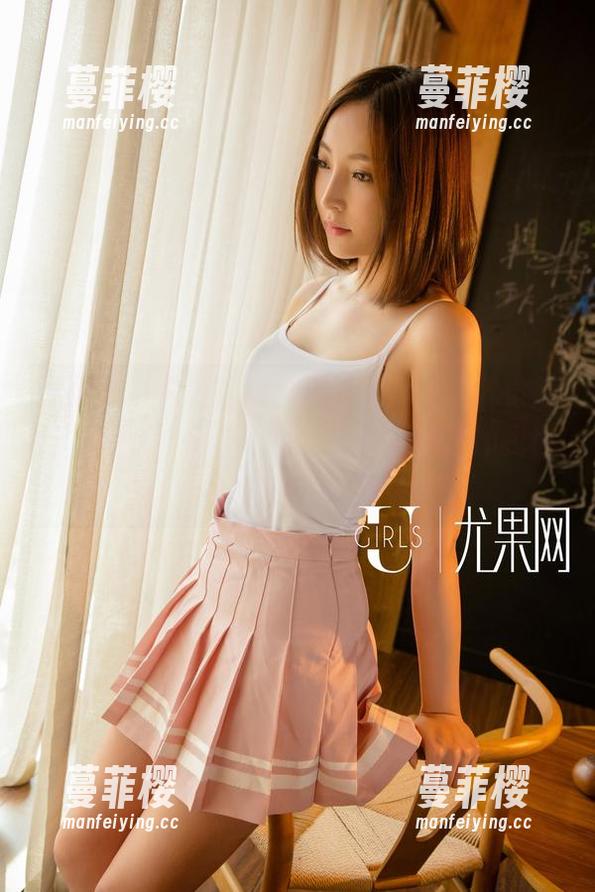 尤果网 - 白色写真中的王瑞儿，让我觉得自己像个“高档羊毛毯”，分享后的我也想卷起来！