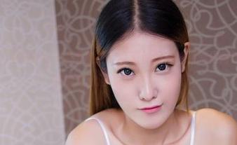 尤物馆 – “这是Kely香香的泳衣写真原图，越看越觉得这水里的姿势像是动漫角色啊！”图集