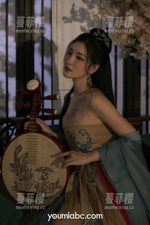 尤蜜荟 - 您的蛋蛋又出新片，旗袍武士娘，果然让人眼前一亮！