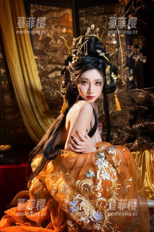 年年Nnian最新奶牛女仆装作品集，来一杯牛奶再说？