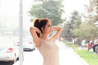 推女郎 – 无圣光的黄可，眼镜挂脸上也能有个性，怎么做到的？