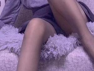 微密圈 – 私房图集：提袜少女教你如何用牛仔裤撩人。