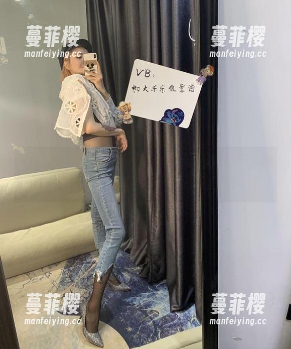微密圈 - 被杨大乐乐很靠谱的高清美腿撩到，跑得那么快的你，不分享几张吗？