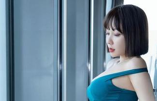 微密圈 – 黑丝套装私拍，果儿Victoria你也是敢穿，谁会不回头看？