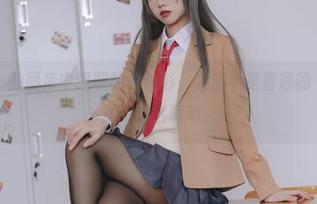 从果咩酱w的图库中抓取的白衬衫，果然不是普通的“爱情的选择”那么简单。