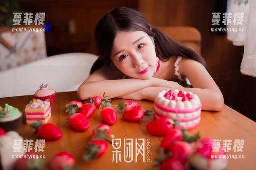 果团网 - 最新图包里的裴希西，吊带就是funnymoment的开关，这才是娱乐至上的真谛！