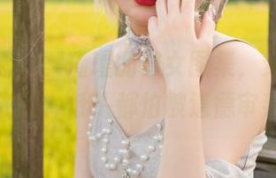 写真体验：梨瑾瑾的修女图集，穿上这身衣服，低头都怕被道德审判