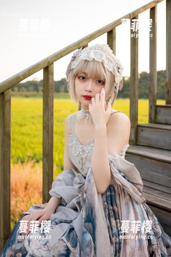 梨瑾瑾 写真体验:梨瑾瑾的修女图集,穿上这身衣服,低头都怕被道德审判