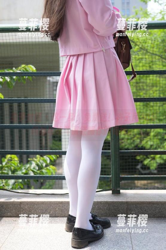 森萝财团 - 这一身，免费送！卉子用30D肉丝和战斗服征服你的视线。