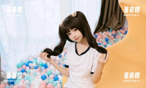 爆机少女喵小吉的温柔套图，如同晚风拂面，总是意外地带来一丝心安。