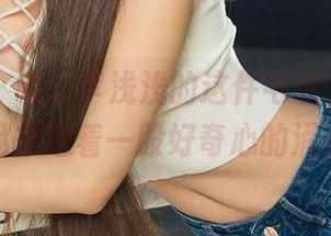 爱尤物 – 哦，李浅浅的这件毛衣无圣光，作品却透着一股好奇心的涌动。